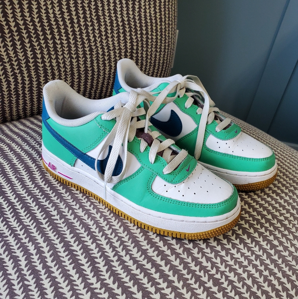 Nike Air Force 1 - LV8 big kids. Youth 4.5